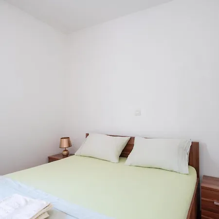 Summer In Apartman