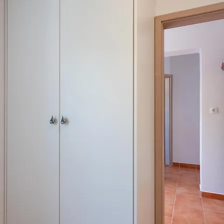 Apartment Summer In Mandre