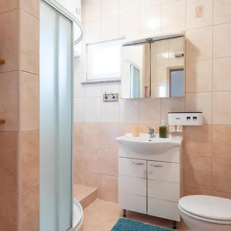 Summer In Apartman